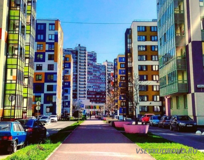 Между Петербургом и Ленобластью запустят больше автобусов. Между Петербургом и Ленобластью запустят больше автобусов.