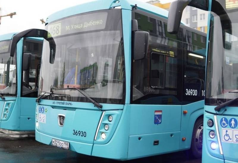 В Янино запустили автобусы большого класса на маршруте №468 до метро (2026)