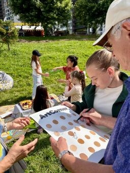 «Тёплый день» прошёл в парке «Оккервиль» в Кудрово