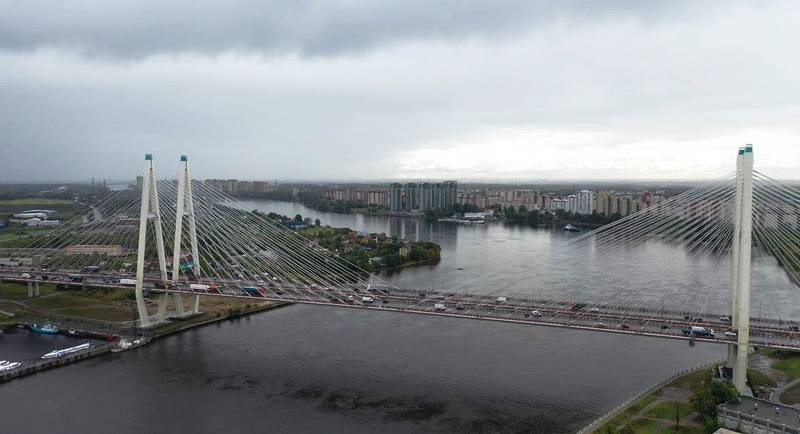 На Вантовом мосту КАД перекроют полосы на месяц (2026)