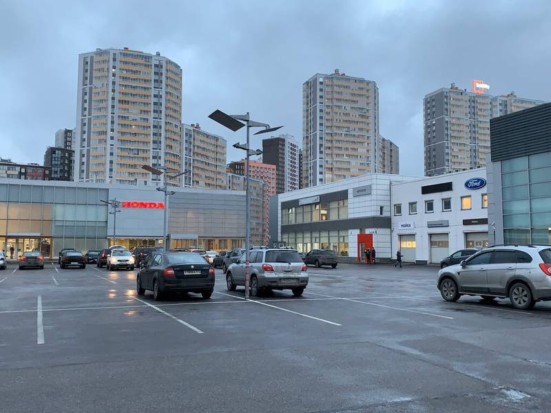 На проспекте Строителей в Кудрово обновляют дорожное полотно и пешеходную зону (2026)