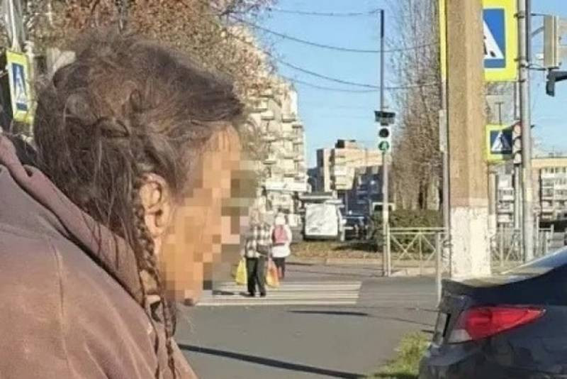 В Киришах росгвардейцы нашли на перекрёстке растерянную пенсионерку из Петербурга (2026)