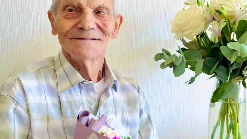 Жителю Янино Валерию Шушлину исполнилось 85 лет