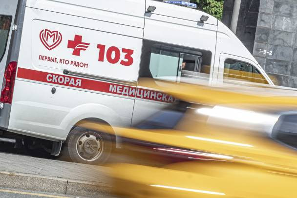На проспекте Авиаторов Балтики в Мурино иномарка сбила женщину на пешеходном переходе (2026) На проспекте Авиаторов Балтики в Мурино иномарка сбила женщину на пешеходном переходе (2026)