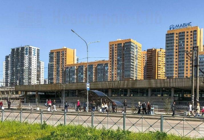 "Дыр всё больше": в Мурино месяцами не ремонтируют пандус к метро "Девяткино" "Дыр всё больше": в Мурино месяцами не ремонтируют пандус к метро "Девяткино"